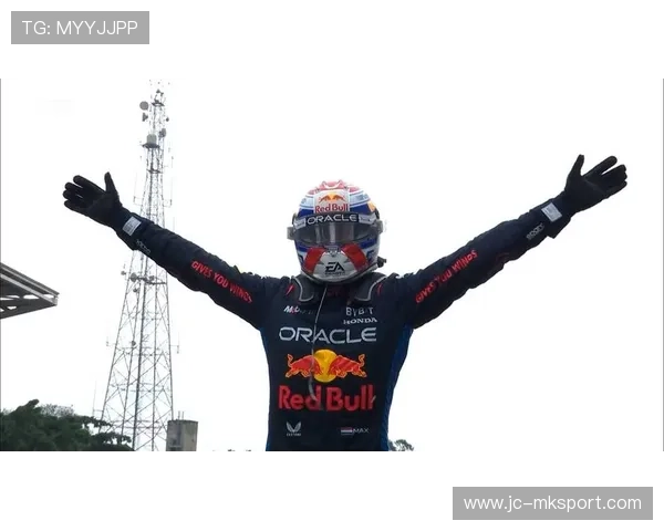 F1赛季冠军争夺激烈，汉密尔顿和维斯塔潘相差无几