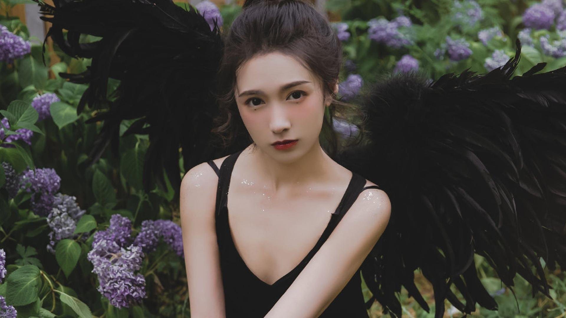 mk体育开云-中国女篮重视篮板球争夺 增强内线统治力，中国女篮又出巨无霸